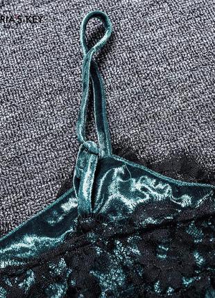 Піжама жіноча оксамитова з мереживом. комплект з топа і шортів велюровий для дому, сну5 фото