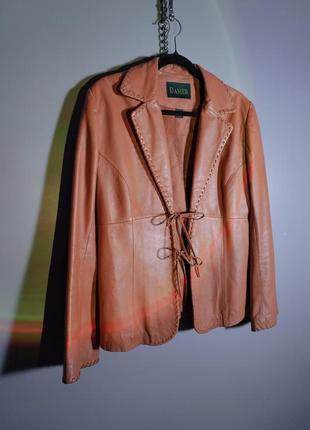 Винтажный пиджак на завязках из эко кожи1 фото