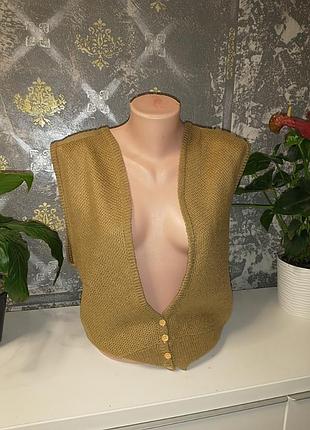 Жилеточка безрукавка