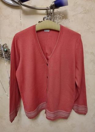 Красивая шерстяная кофта на пуговицах кардиган кораллового оттенка