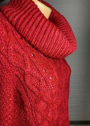 Теплий бордовий светр із високим горлом і відкритими плечима7 фото