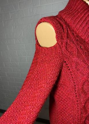 Теплий бордовий светр із високим горлом і відкритими плечима3 фото