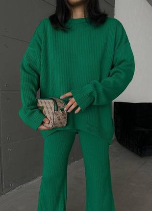 Женский теплый трендовый качественный турецкий зеленый костюмчик свитер в рубчик оверсайз и брюки па3 фото