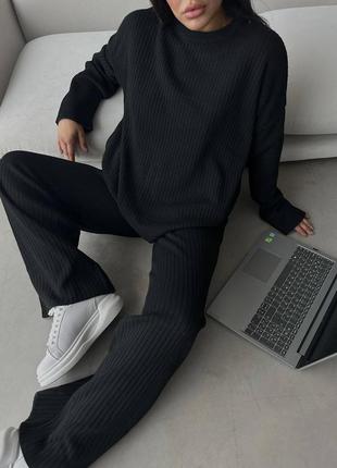 Женский теплый трендовый качественный турецкий черный костюмчик свитер в рубчик оверсайз и брюки пал
