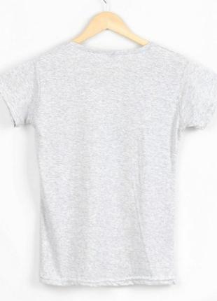 Стильна сіра футболка з малюнком принтом модна5 фото