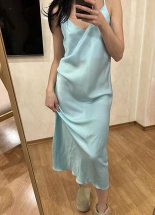 Комбинация голубого цвета, платье