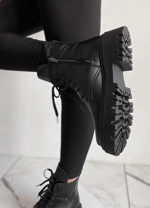 Зимние кожаные ботинки женские на грубой подошве2 фото