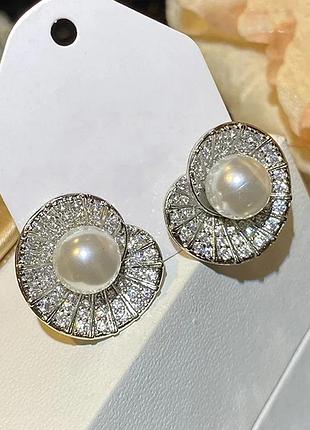 Сережки з перлиною