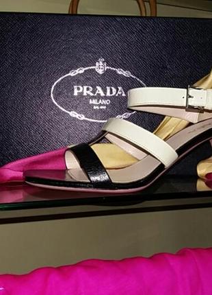 Prada р 37 узкая ножка