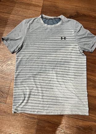 Under armour футболка