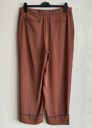 Легкі брюки в піжамному стилі5 фото