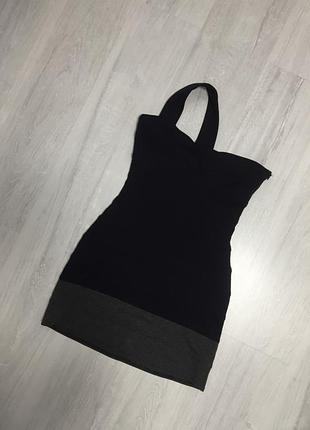 Модне плаття з одного шлейкой