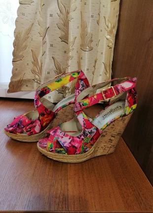 Босоніжки 38 р