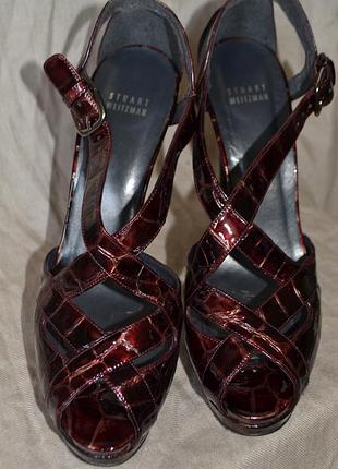 Stuart weitzman босоножки под крокодила лак бордо10м 40-40,5р