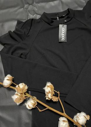 Блуза с открытыми плечиками черного цвета от бренда boohoo2 фото