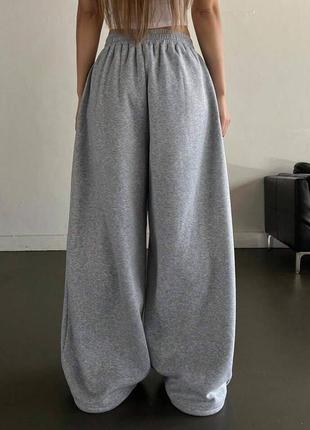 Зручні сірі стильні вільні спортивні штани на затяжках wide y2k3 фото