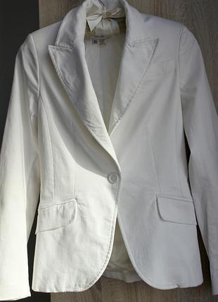 Катоновий піджак на один гудзик