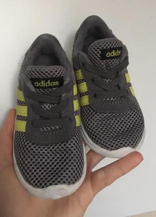 Кросівки adidas2 фото