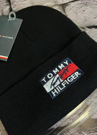 Шапка tommy hilfiger 
размер универсальный 
сезон: осень-зима 
материал - коттон, полиэстр