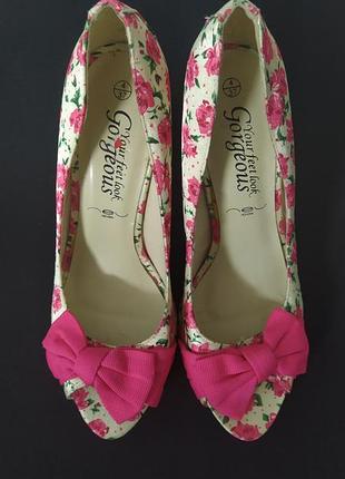 Туфлі жіночі