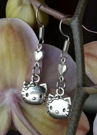 Сережки хелоу кіті hello kitty сердечка серця довгі милі