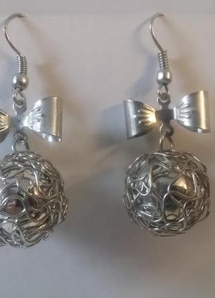 Сережки біжутерія