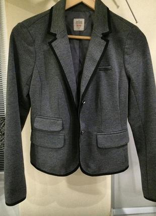 Шикарный жакет , пиджак серый1 фото