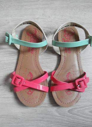 Яркие фирменные босоножки сандалии для девочки 30-31 р 20 см