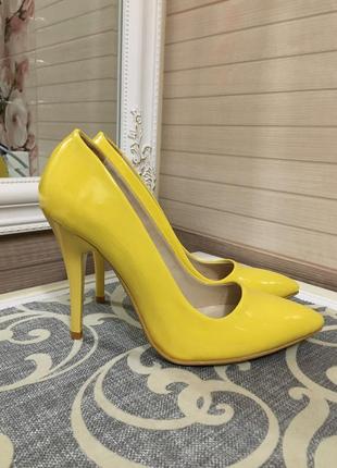 Яскраві трендові сонячні туфлі човники фірми stefani туреччина1 фото