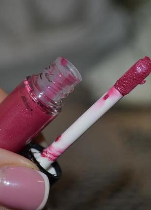 Стойкая губная помада с эффектом пухлых губ perfect wear plump & stay lip color avon