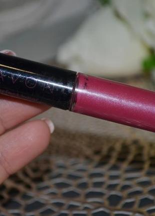 Стойкая губная помада с эффектом пухлых губ perfect wear plump & stay lip color avon