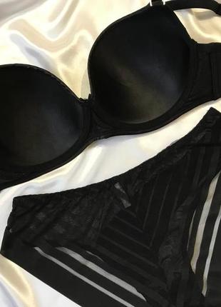 Комплект женского нижнего белья. нижнее бельё. комплекти.