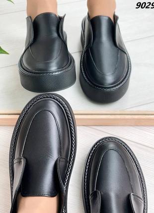 Черные женские лоферы туфли мокасины слипоны на высокой подошве утолщенной из натуральной кожи2 фото