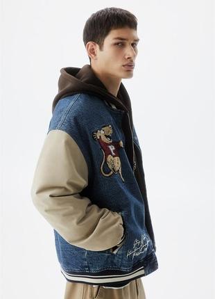 Джинсова куртка-бомбер pull&bear в університетському стилі 4