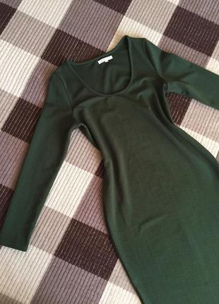 Облегающее платье миди темно зеленое2 фото