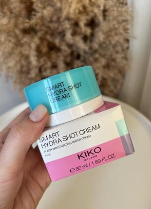 Зволожуючий крем для обличчя з гіалуроновою кислотою kiko milano smart hydra shot cream