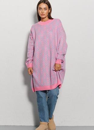 Теплое вязаное платье arjen розовое с голубым узором1 фото