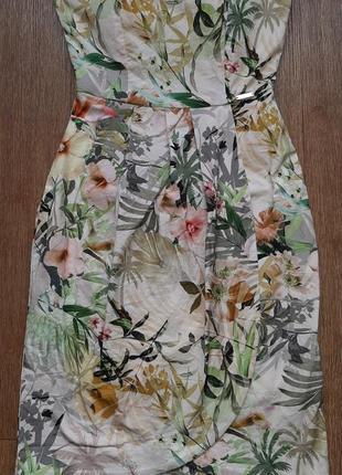 Платье в цветочный принт с открытыми плечами1 фото