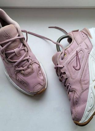 Шикарні оригінальні шкіряні жіночі кросівки 
nike  m2k techno plum chalk