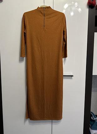 Длинное фирменное платье