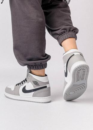 Жіночі кросівки nike air jordan 1 retro high fur / найк джордан / утеплені / високі / зимові / взуття / шкіра, хутро / чорні, сірі, білі, рожеві