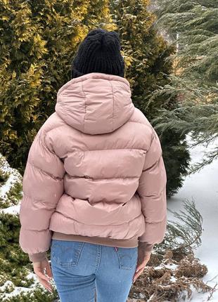 Теплая куртка нежно розовая с капюшоном дута5 фото
