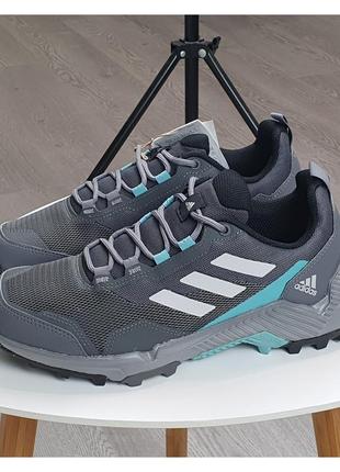 Нова пара кросівок adidas2 фото