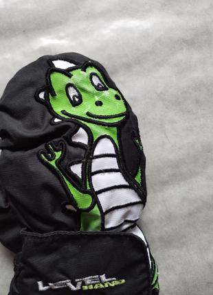 Детские зимние болоневые варежки рукавички дракон level hand