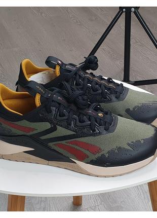 Новая пара кроссовок reebok