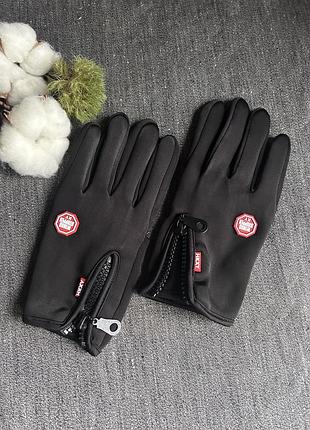 Спортивные перчатки