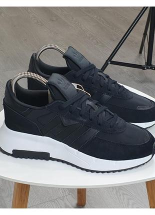 Новая пара кроссовок adidas retropy f2