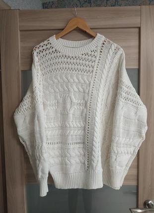 Ніжний светр оверсайз з ажурними вставками