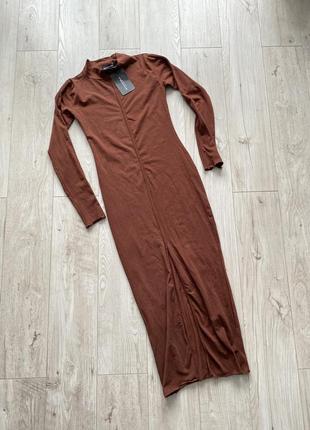 Гарна сукня довга по фігурі з розрізом спереду  м 104 фото