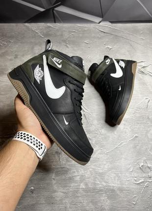 Зимові кросівки у стилі nike з високоякісної натуральної щільної шкіри
